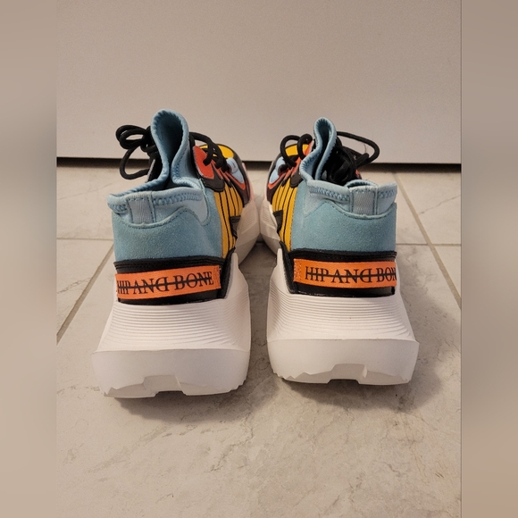 Hip and bone wave trainer pastel sky, size 11, brand new - Picture 4 of 10